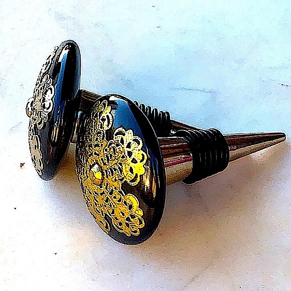CASA DECOR BOTTLE STOPPERS BLACK SILVER BRASS - Picture 1 of 8